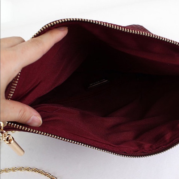 Snakeskin Design Folded Clutch - Picture 3 of 3